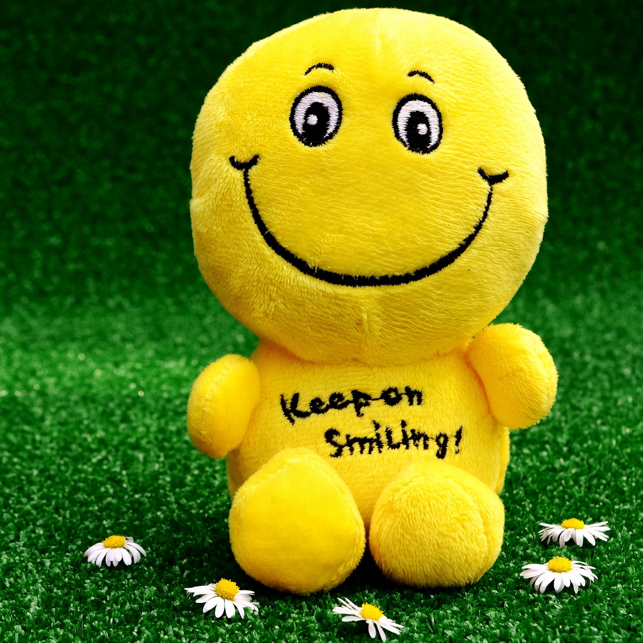 Beautiful Love Smiley Whatsapp Dp | Love Emoji Smiley Dp - Good ...